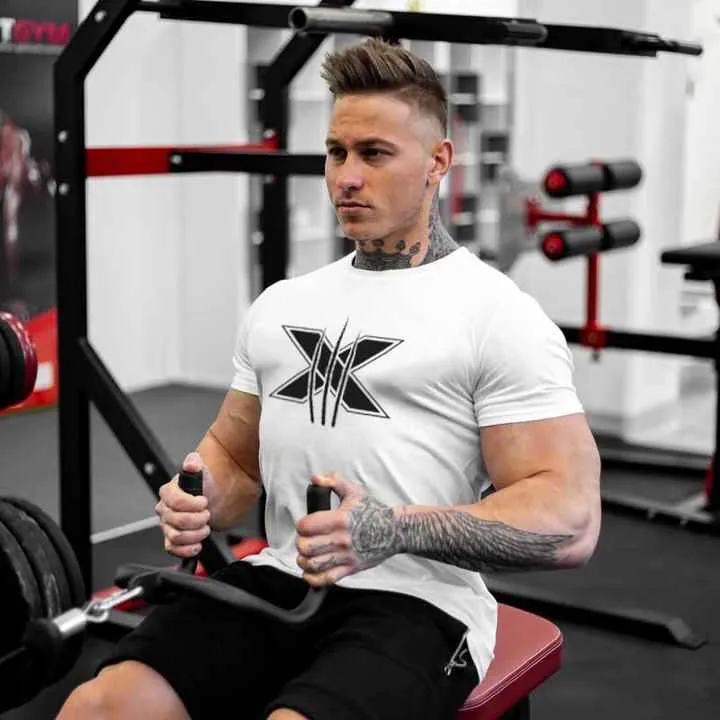Custom Logo Men Slim Fit Sports Tee Fitness  .. تي شيرت رجالي رياضي بقصّة