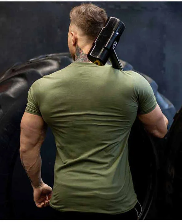 Custom Logo Men Slim Fit Sports Tee Fitness  .. تي شيرت رجالي رياضي بقصّة