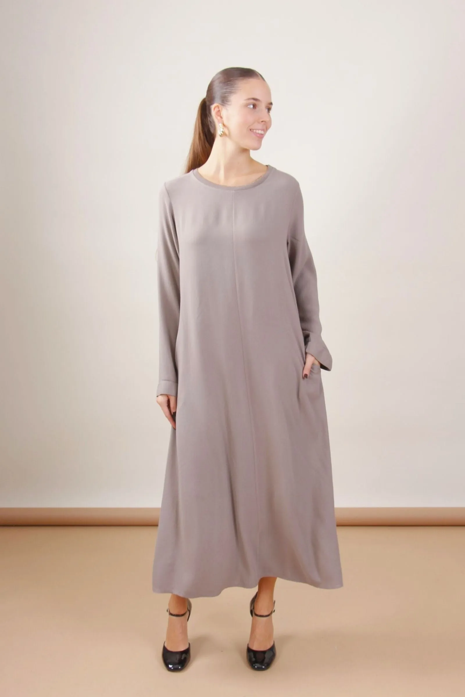 LONG MINIMAL DRESS WITH GOLD DETAILS