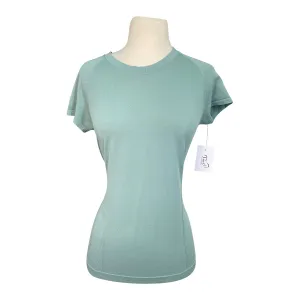 Stride by Dover Short Sleeve Shirt in Sage - Women's XS
